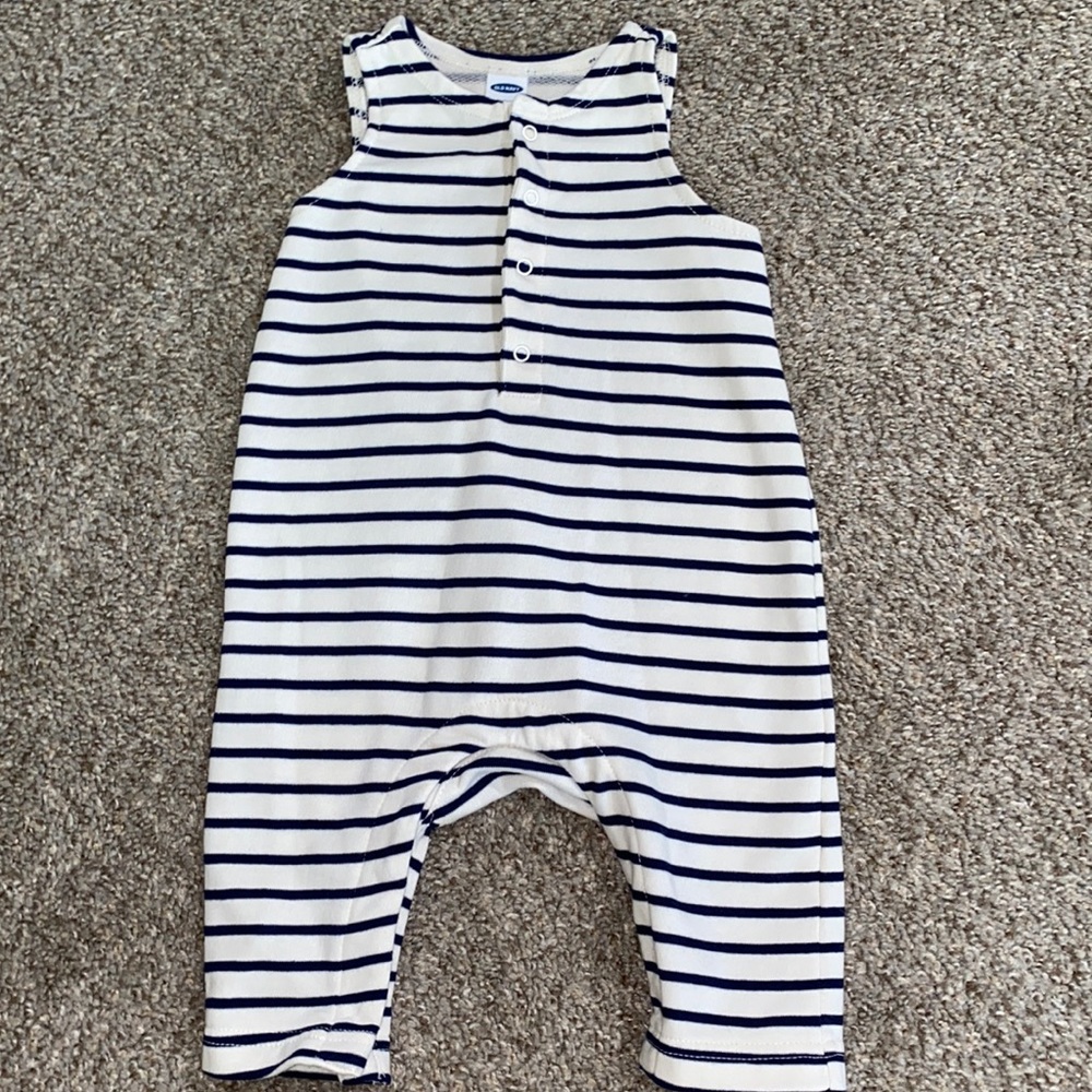 Sleeveless romper 3-6m